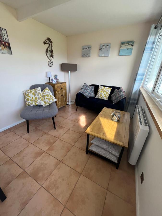 226, Sundowner Park, - Two Bed Detached Chalet, Sleeps Four, Bed Linen And Towels Included Free Wifi - Pets Welcome * Hemsby