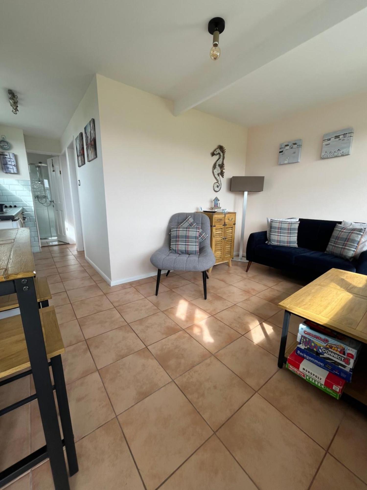 226, Sundowner Park, - Two Bed Detached Chalet, Sleeps Four, Bed Linen And Towels Included Free Wifi - Pets Welcome Chalet *