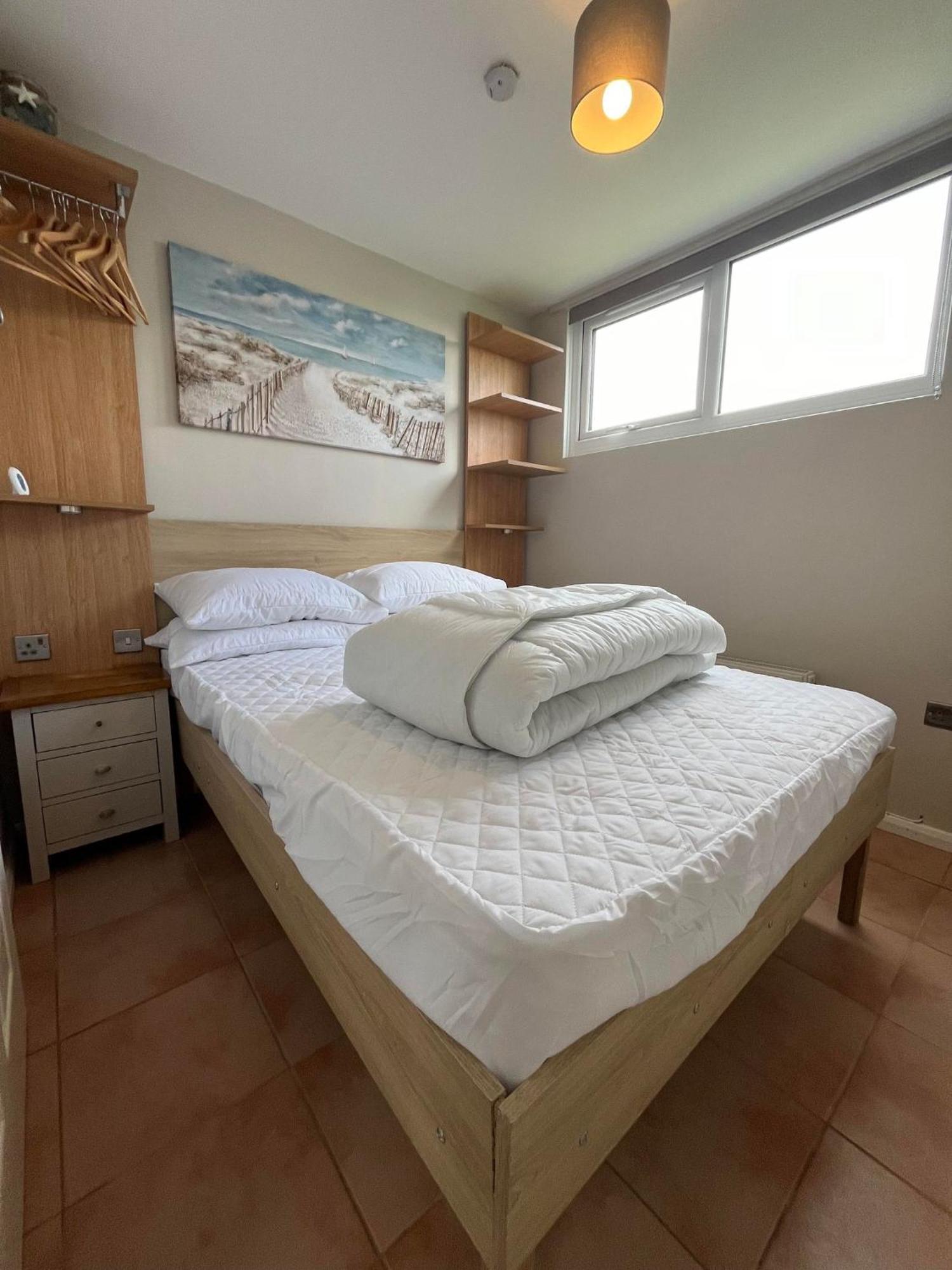 226, Sundowner Park, - Two Bed Detached Chalet, Sleeps Four, Bed Linen And Towels Included Free Wifi - Pets Welcome * Hemsby