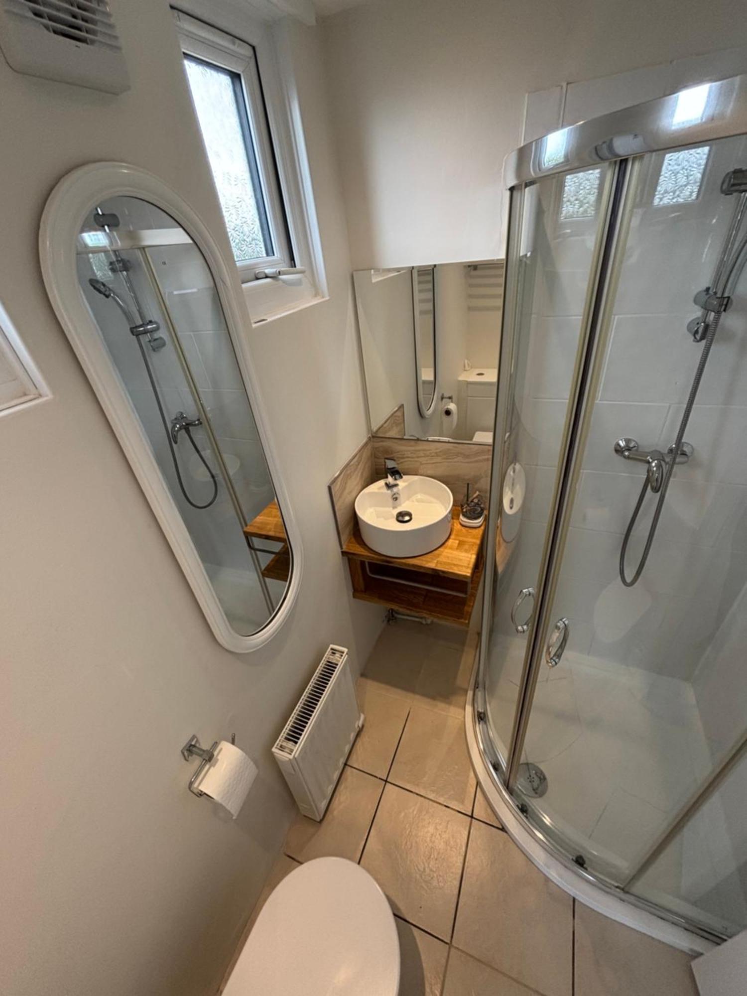 226, Sundowner Park, - Two Bed Detached Chalet, Sleeps Four, Bed Linen And Towels Included Free Wifi - Pets Welcome *