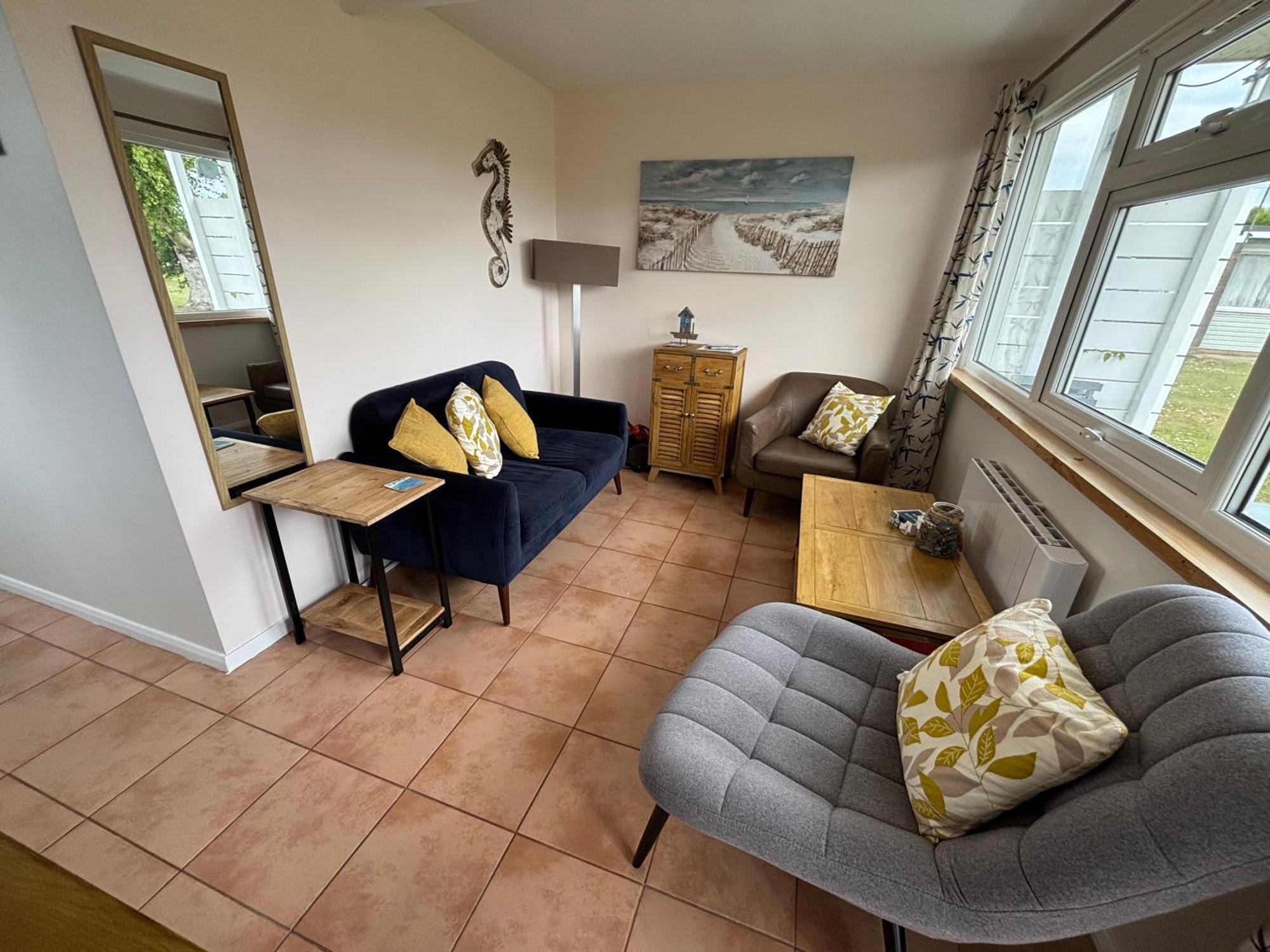 226, Sundowner Park, - Two Bed Detached Chalet, Sleeps Four, Bed Linen And Towels Included Free Wifi - Pets Welcome * Hemsby